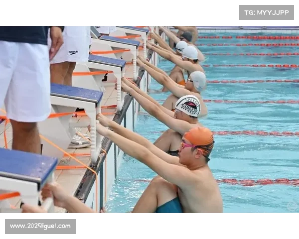 业余游泳比赛吸引各年龄段爱好者参与